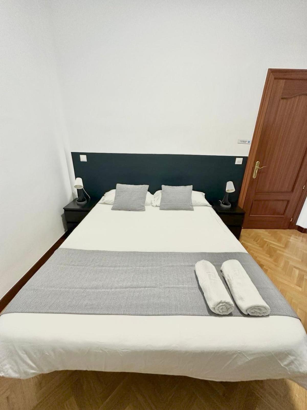 Ibiza Habitaciones Madrid Exterior foto
