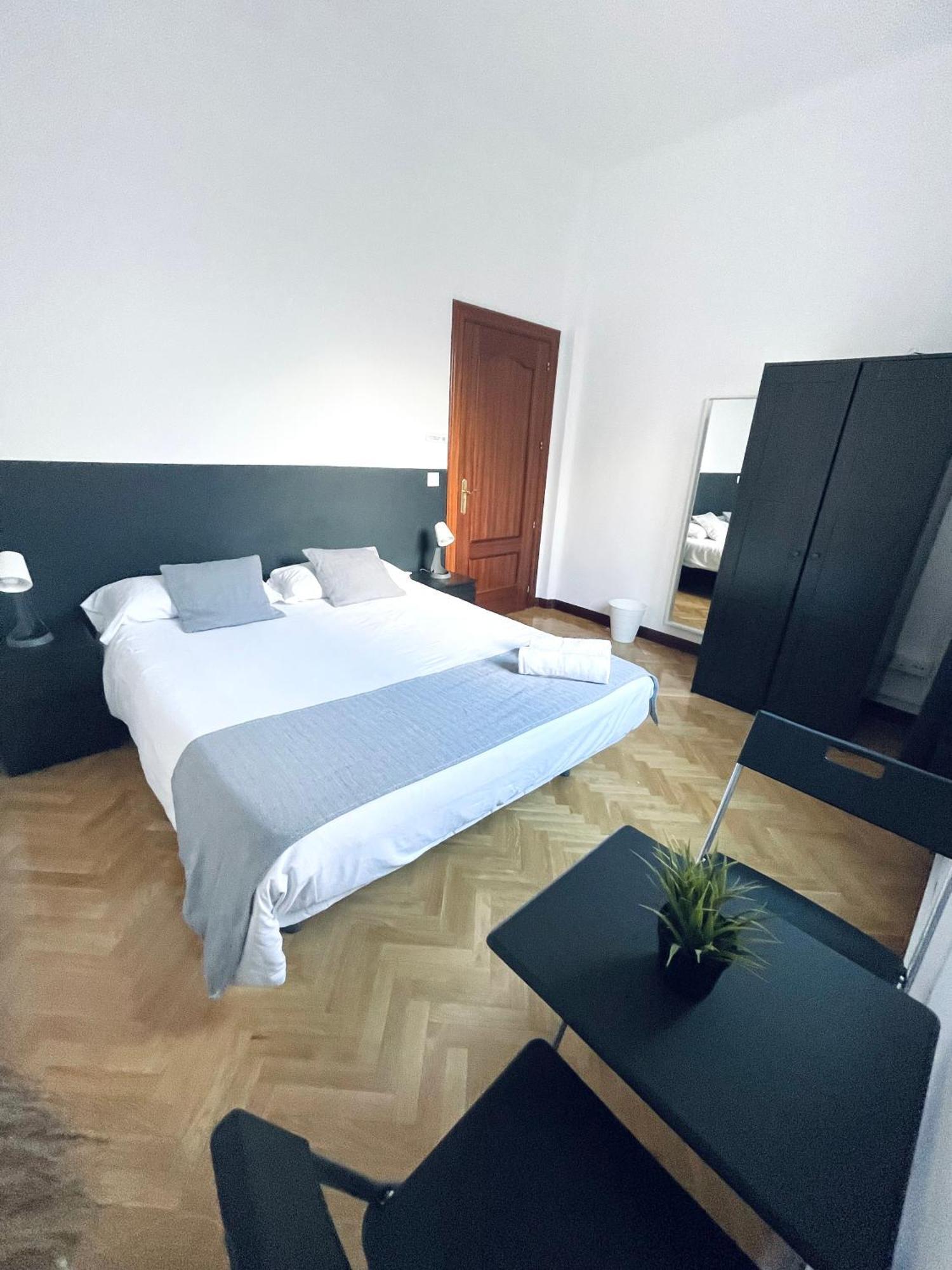 Ibiza Habitaciones Madrid Exterior foto